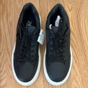New! Zara Men's SZ 9 Black leather Sneakers.